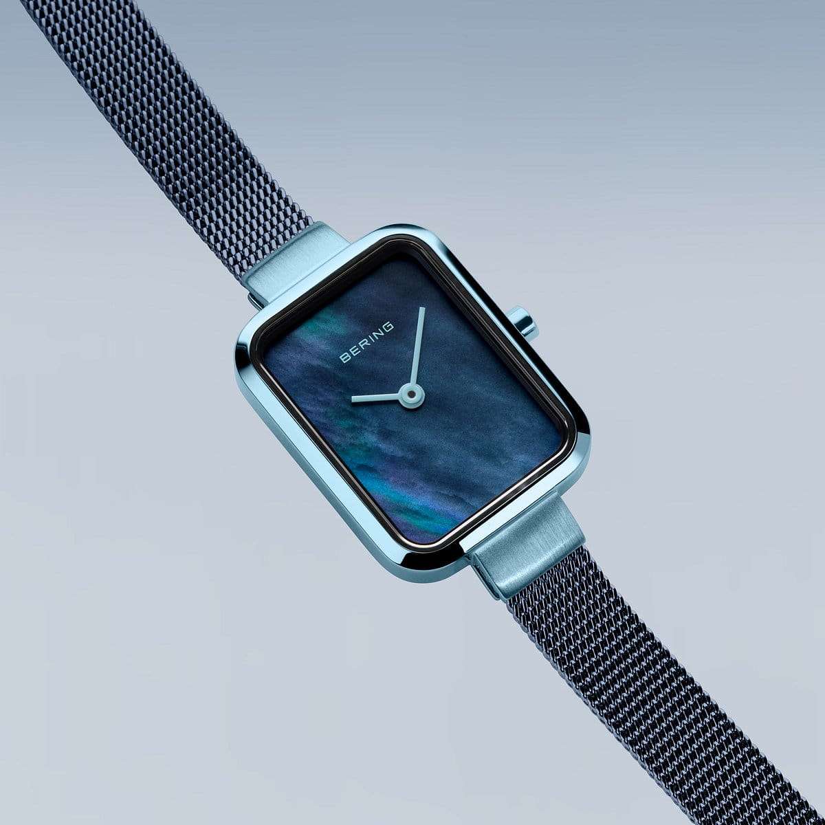 Bering Classic polished/brushed blue