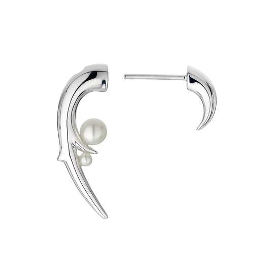 SILVER HOOKED PEARL EARRING