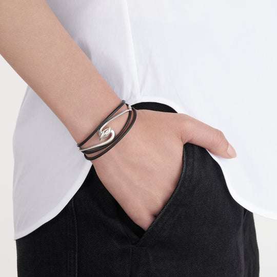 SILVER HOOK LEATHER BRACELET
