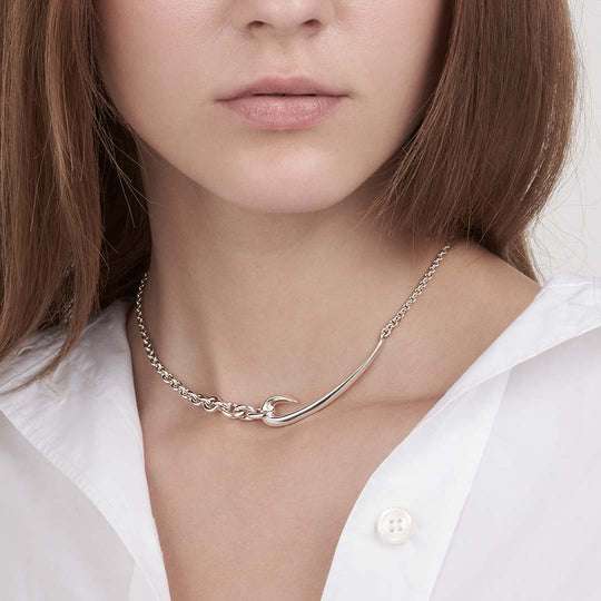 SILVER HOOK CHAIN CHOKER PENDANT