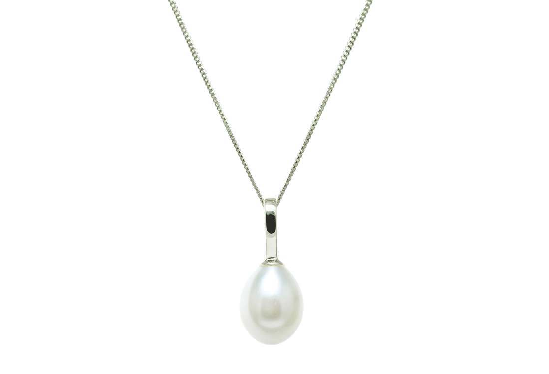 Teardrop Shape Cultured River Pearl Pendant