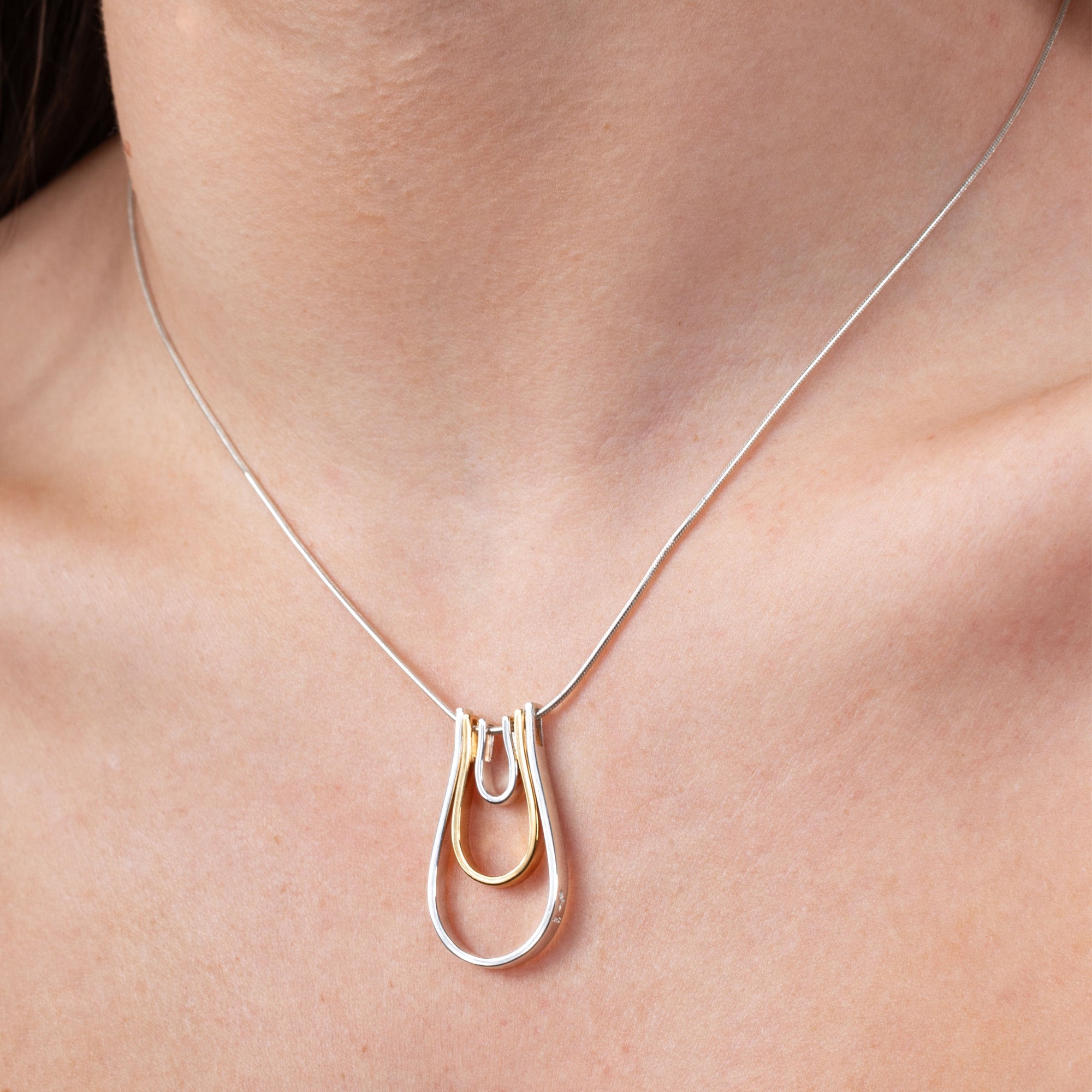 Horse Shoe Tri Pendant
