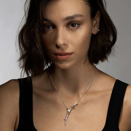 ROSE THORN SILVER LONG SINGLE NECKLACE