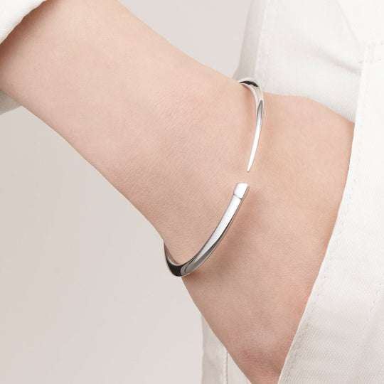 SILVER SLIM TUSK BANGLE