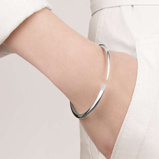 SILVER DIAMOND SLIM TUSK BANGLE