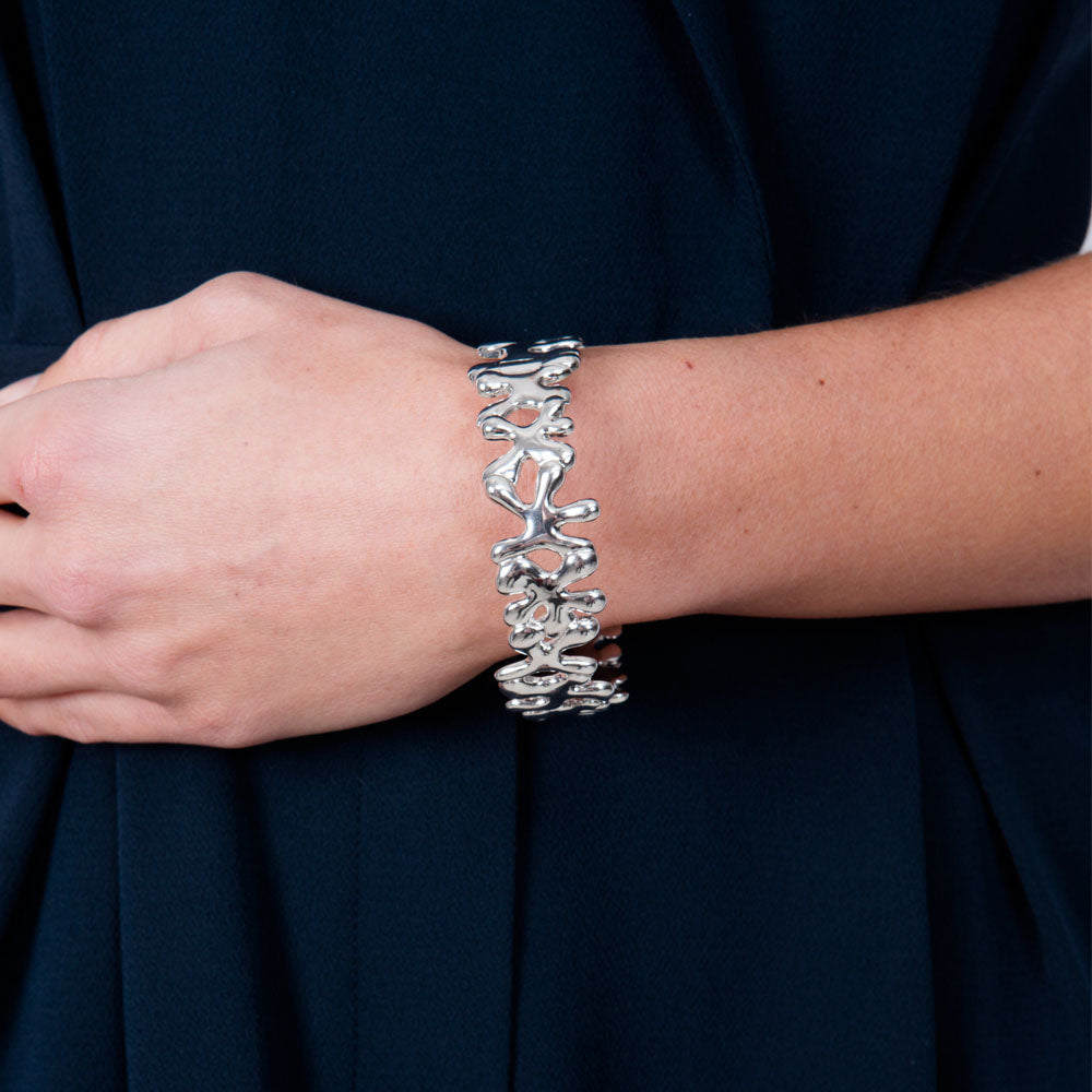 Continual Splash Bangle with Hinge