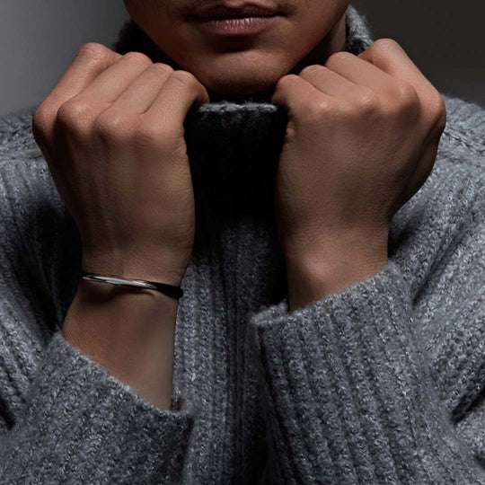 SILVER ARC SINGLE LEATHER WRAP BRACELET