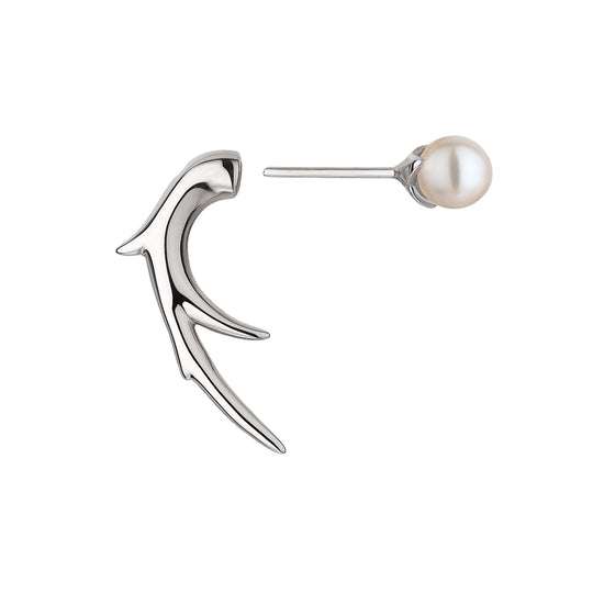 SILVER HOOKED PEARL EARRINGS