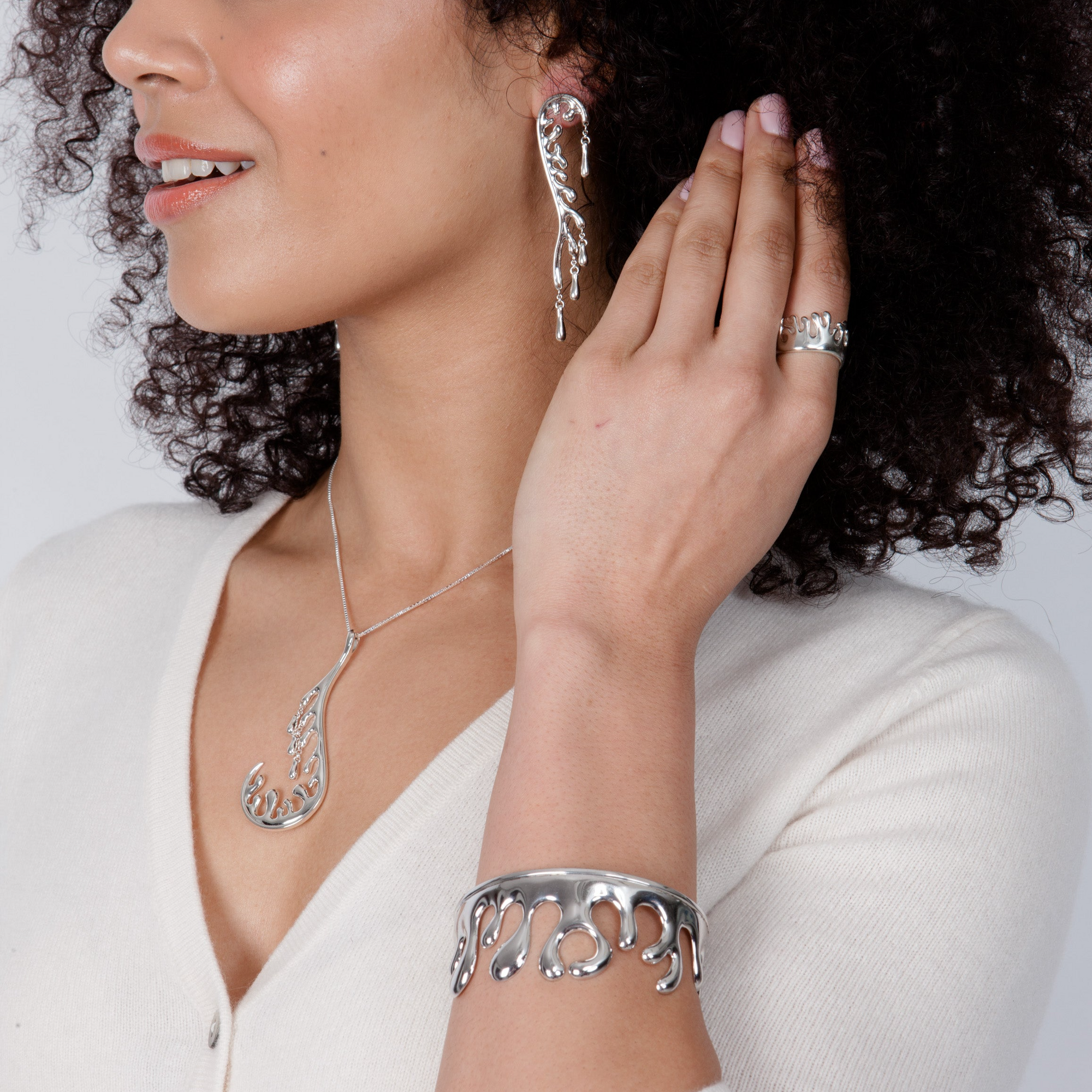 Wave Hinged Bangle