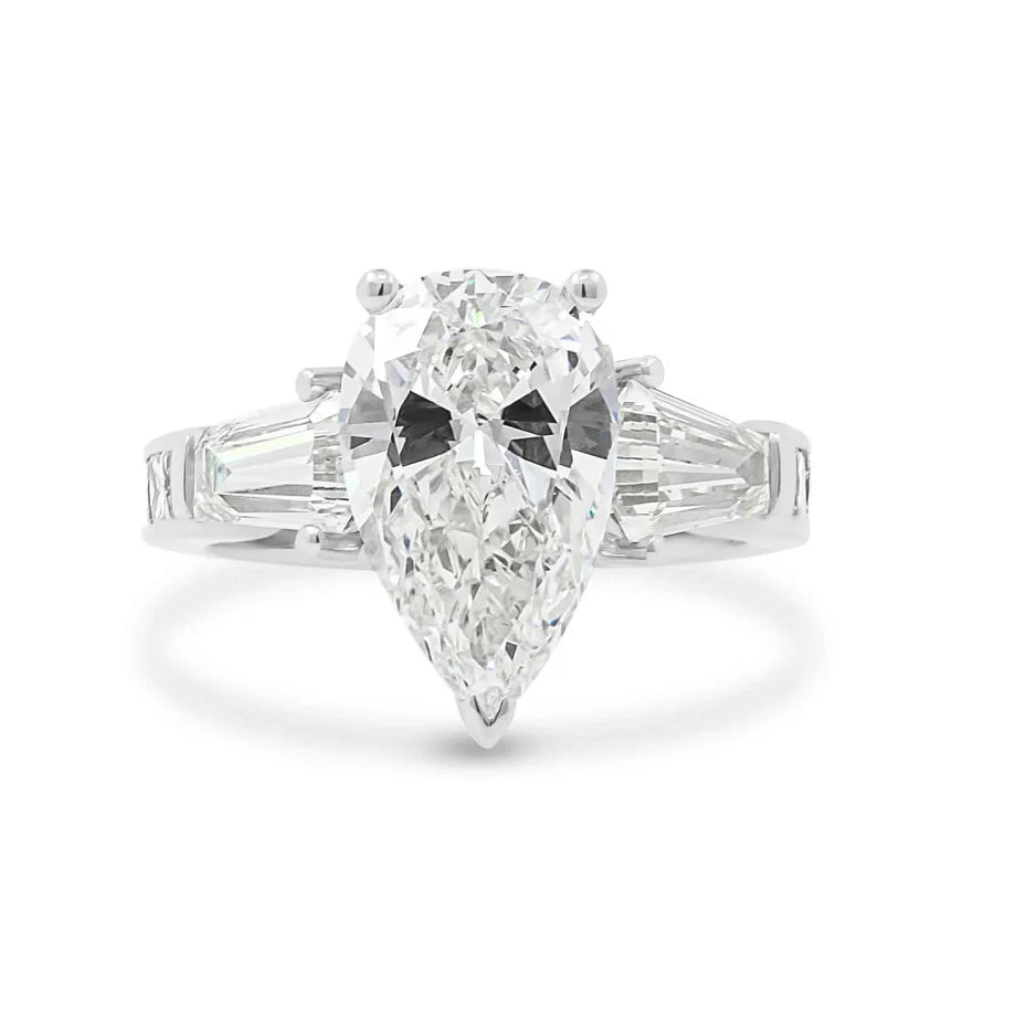 “Sparkling Love: Unveiling the Glittering History of Diamond Engagement Rings”